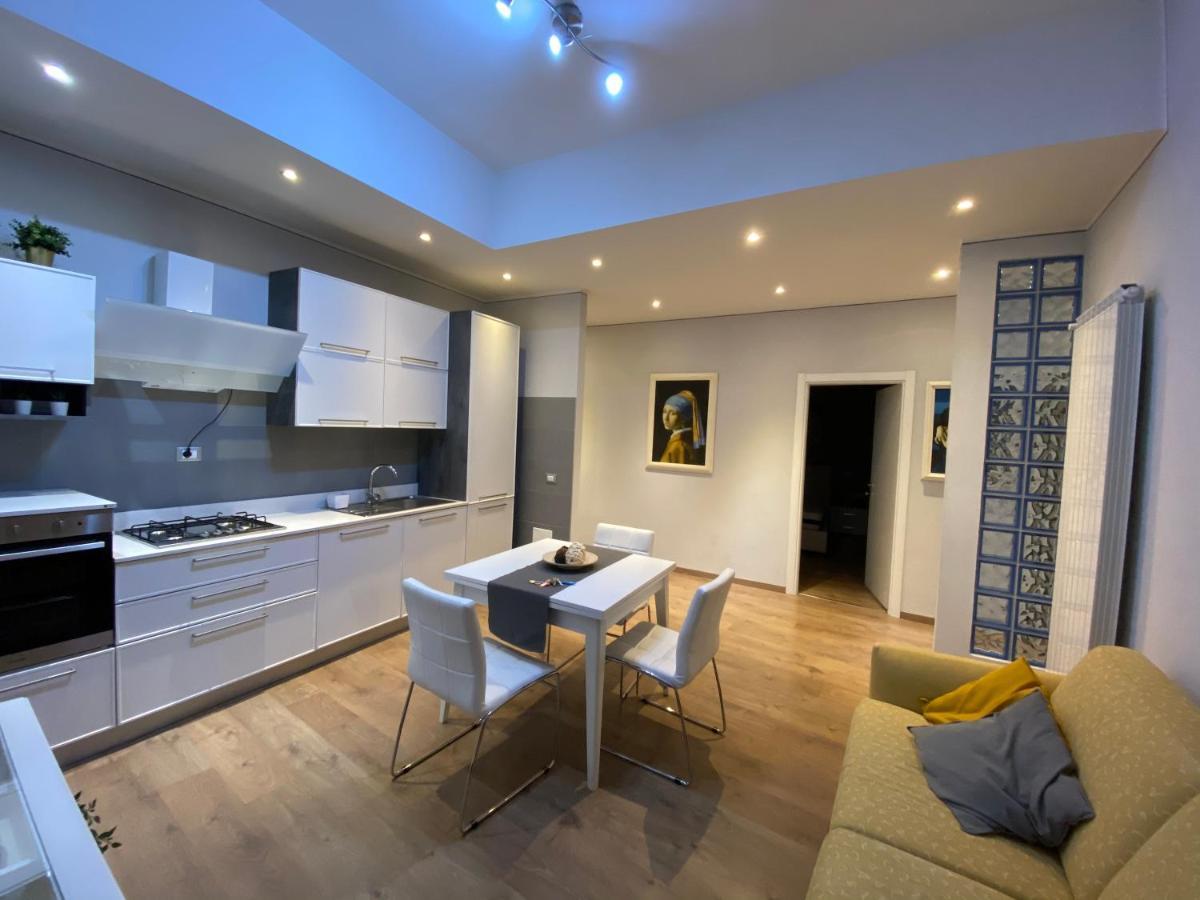 Marina Apartment & Suite Verbania Buitenkant foto