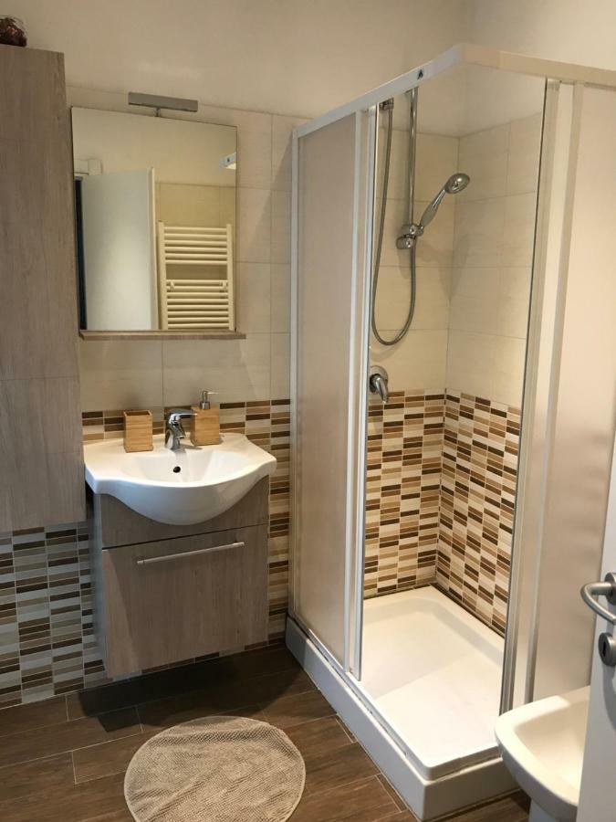 Marina Apartment & Suite Verbania Buitenkant foto